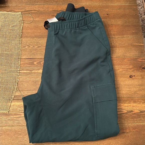 FIGS scrubs- technical collection - Picture 5 of 7